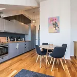 Lighthouse Apartment *