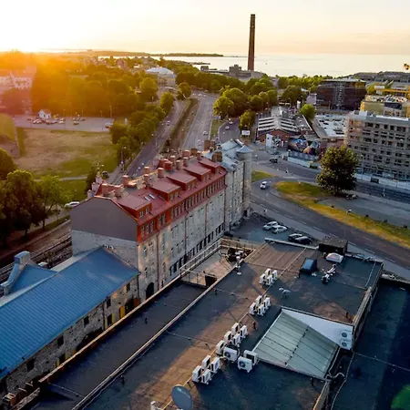 Lighthouse Apartament *